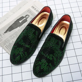 עיצוב 2022 גברים מוקסינים נעלי שחור זמש עור ריינסטון נעליים להחליק על מעצב דירות שמלה נעלי בית לגבר נעליים